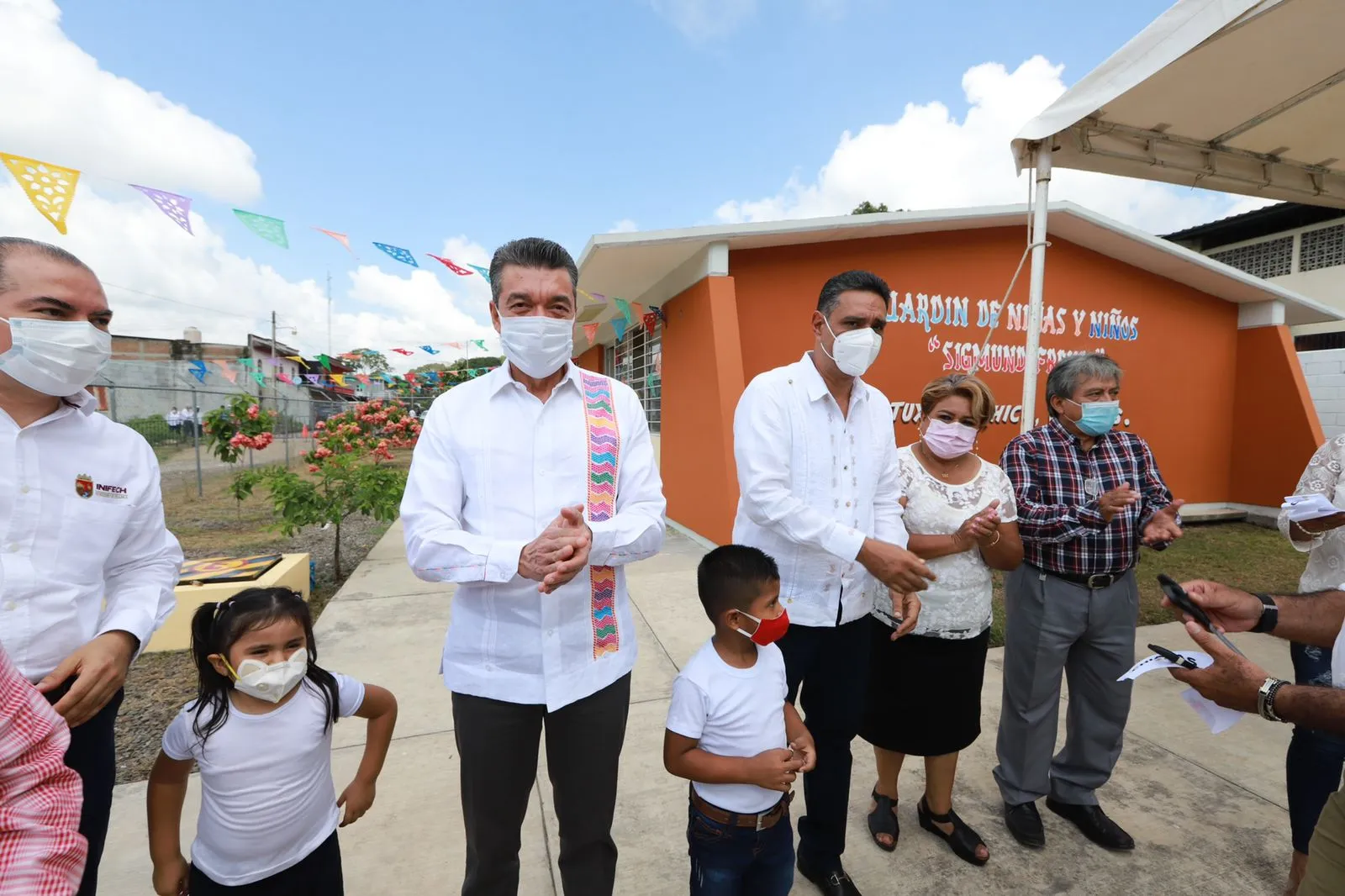 En Tuxtla Chico, Rutilio Escandón beneficia a estudiantes con espacios educativos dignos y seguros