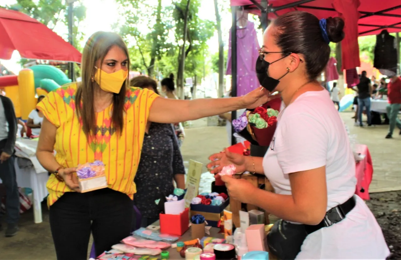 TIANGUIS A TU COLONIA Y NOCHES DE SABOR PUNTO DE ENCUENTRO FAMILIAR Y EMPRESARIAL: ROSY URBINA