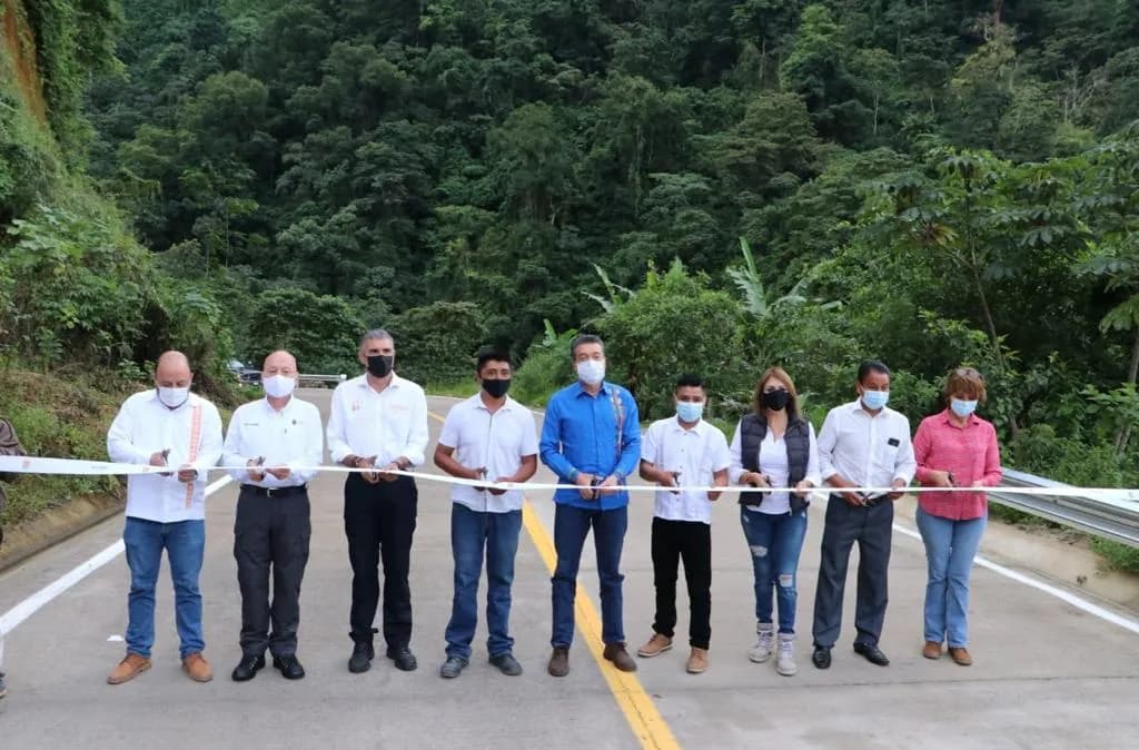 Rutilio Escandón inaugura pavimentación de la vialidad de acceso a la localidad Nuevo Chespal de Tapachula
