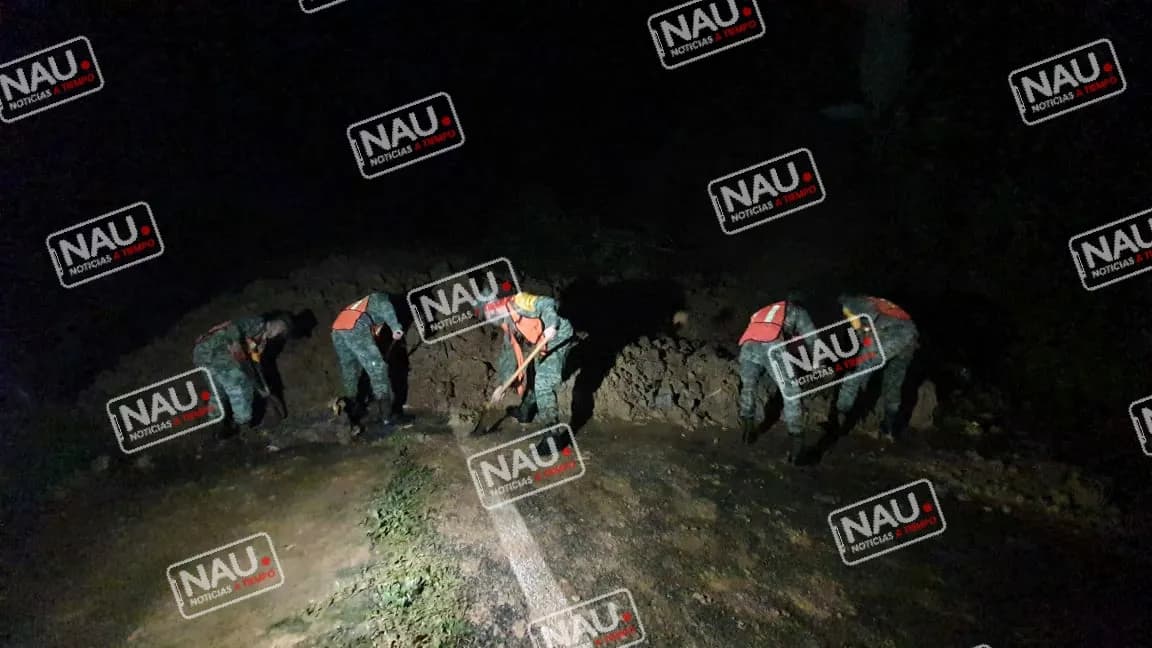 Rescatan con vida a una familia en la zona alta de Tapachula.