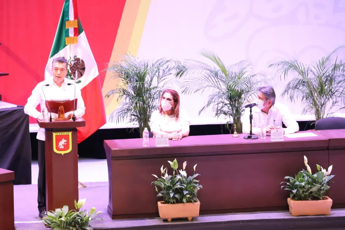 Rutilio Escandón asiste a la toma de protesta del alcalde de Tuxtla Gutiérrez, Carlos Morales