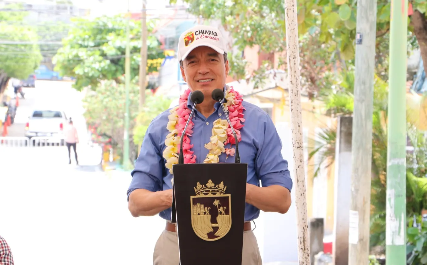 Rutilio Escandón beneficia con pavimentación de calles a las colonias Xamaipak Popular y Borges