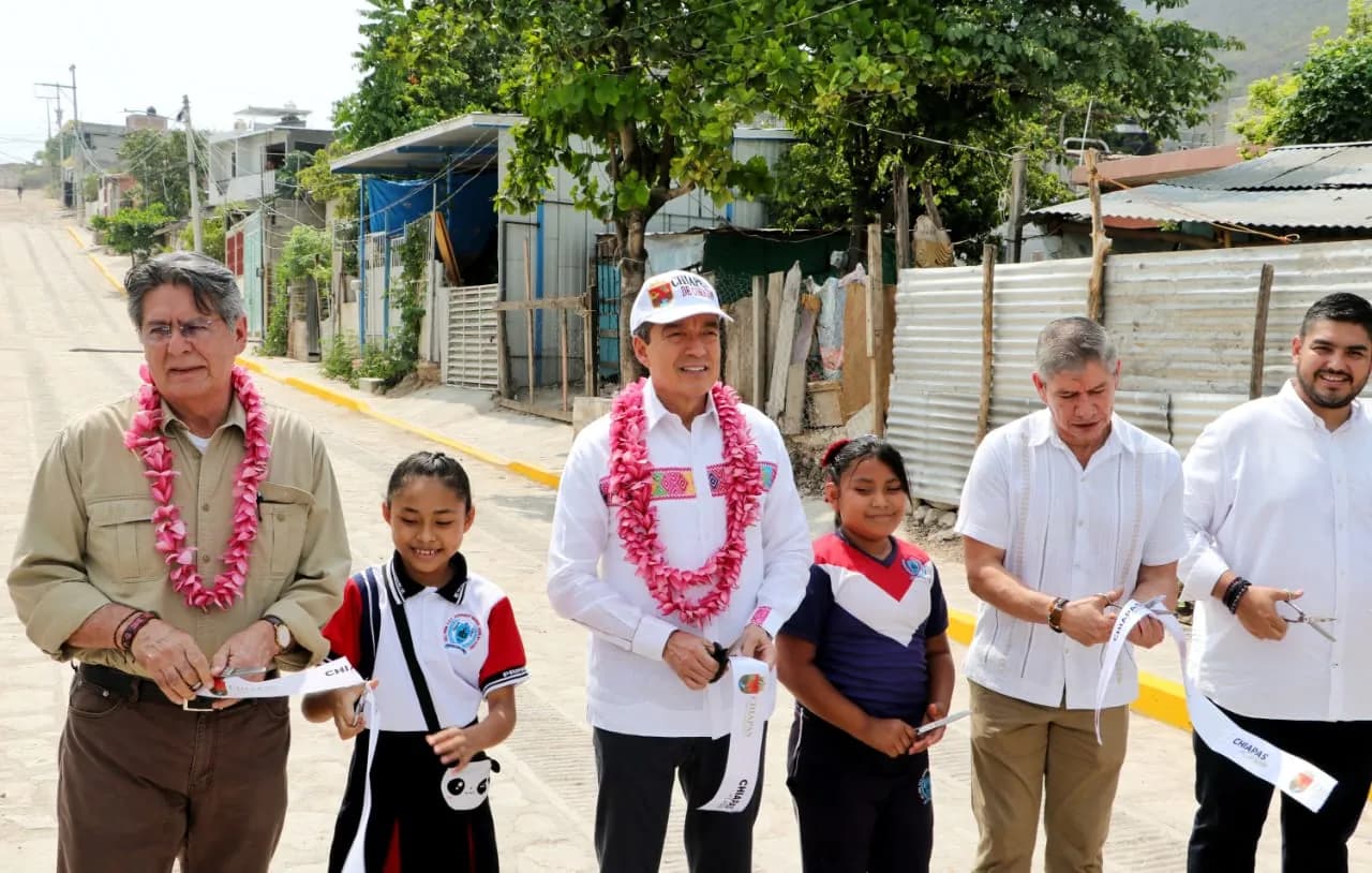 Inaugura Rutilio Escandón pavimentación de calles en Nueva Jerusalén y Jardines del Norte