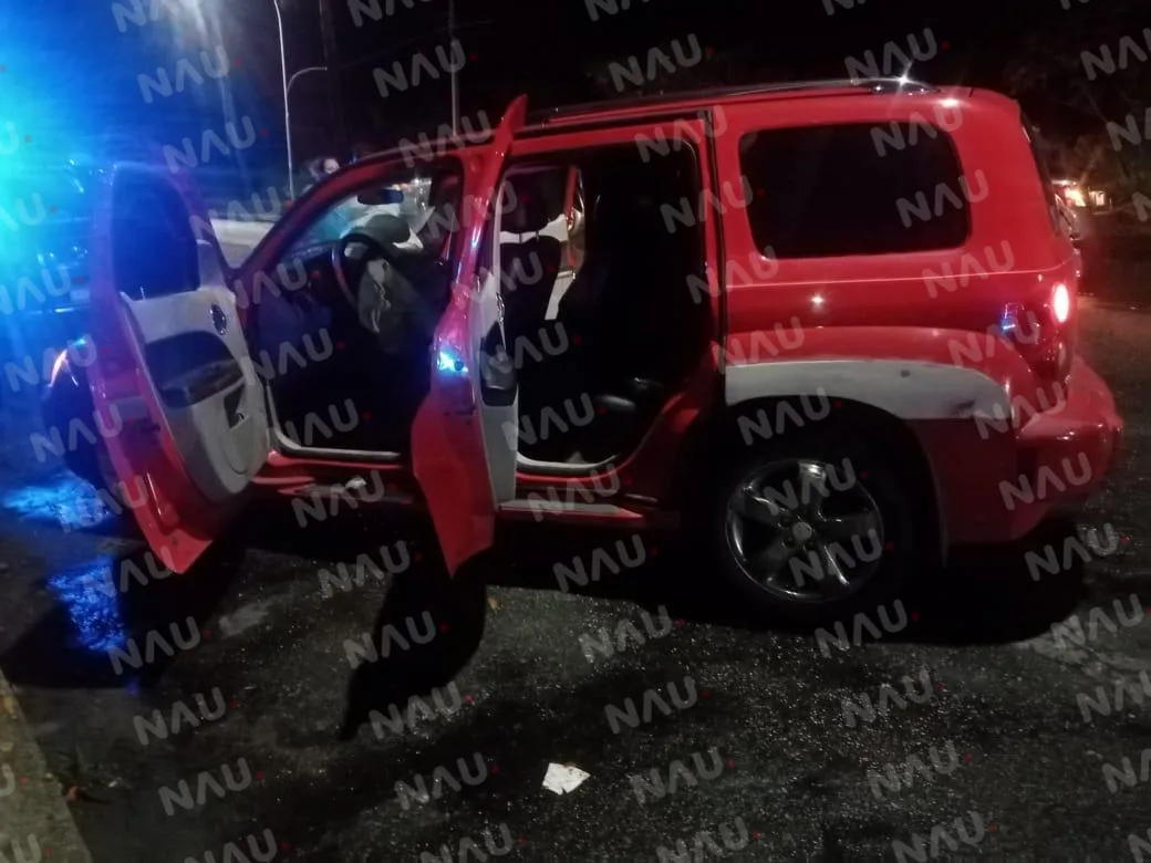 Dos lesionados en accidente de moto y camioneta