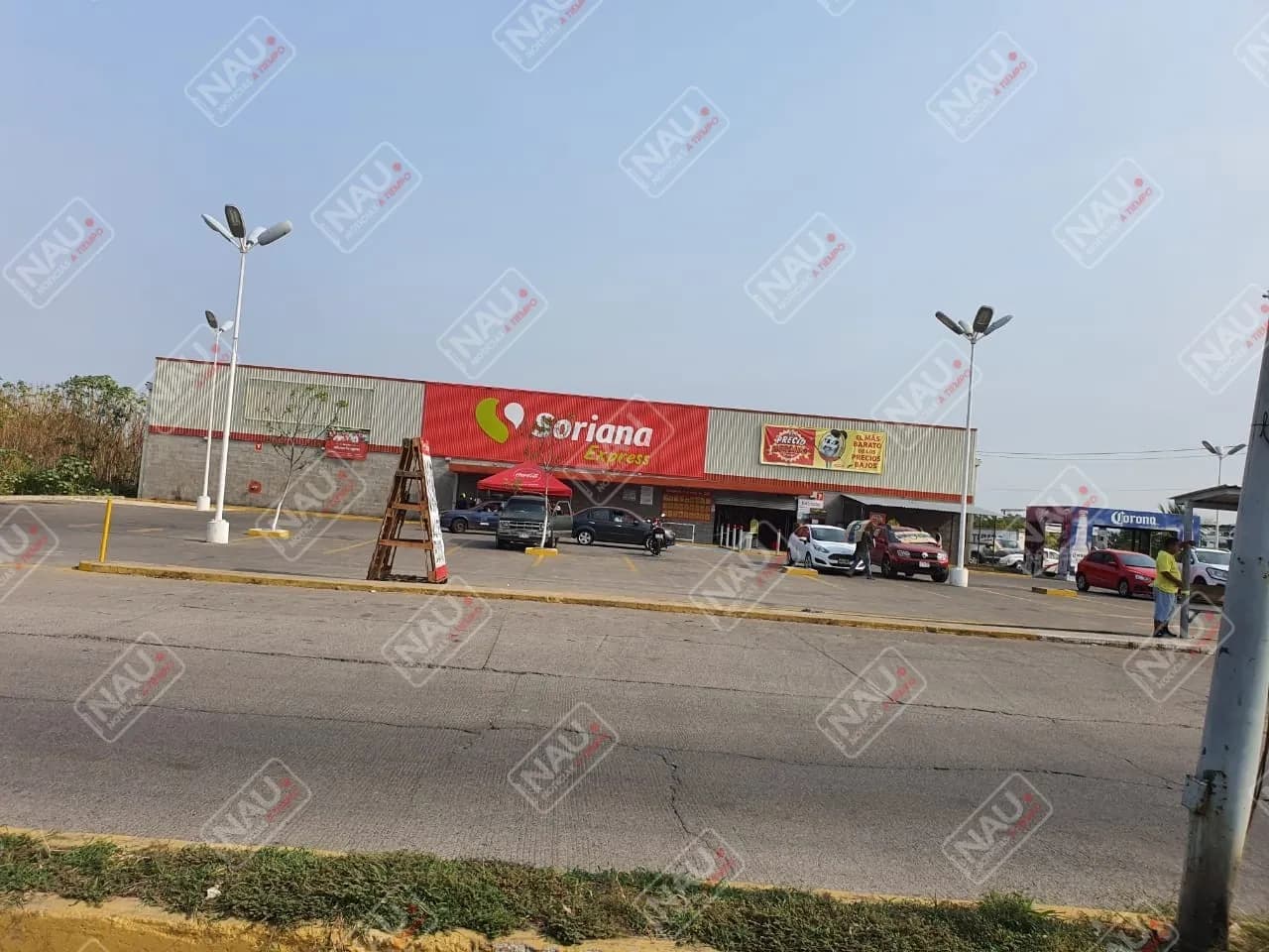 Empleado de Soriana rompió cristales e intentó sacar 94 mil pesos
