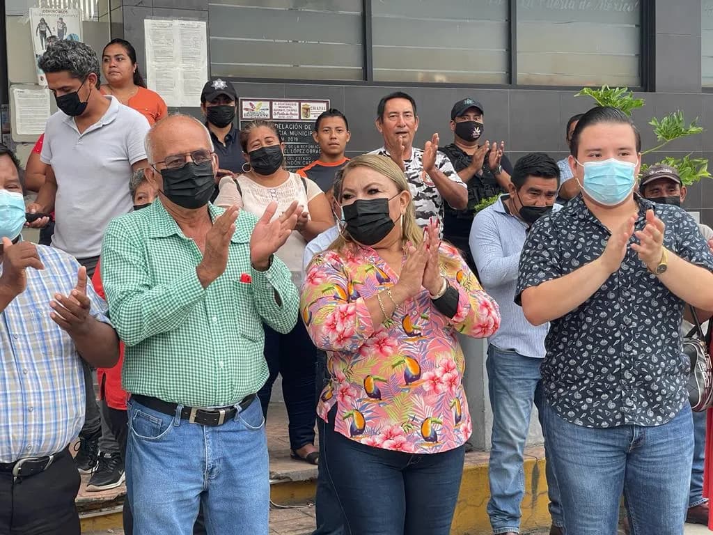 Trabajamos sin descanso por la salud de las y los suchiatenses: Sonia Eloina.