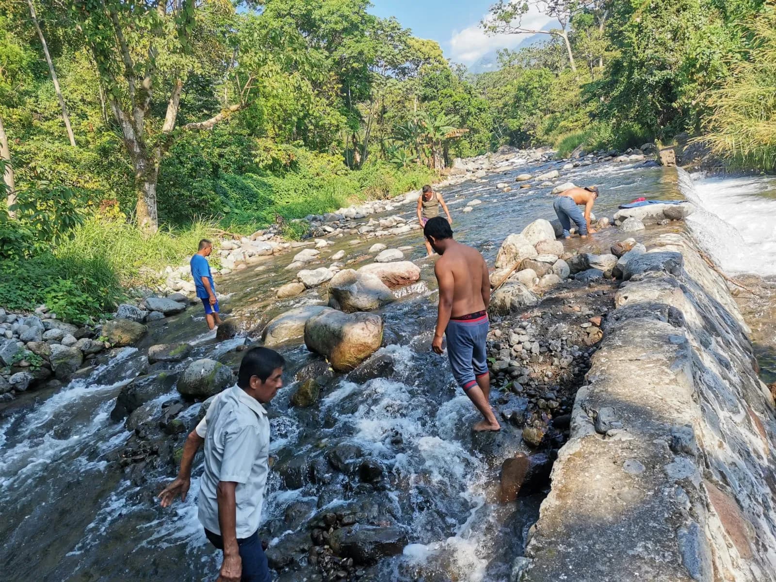 SAPAM Tuxtla Chico realiza trabajos para abastecer de agua a la cabecera municipal