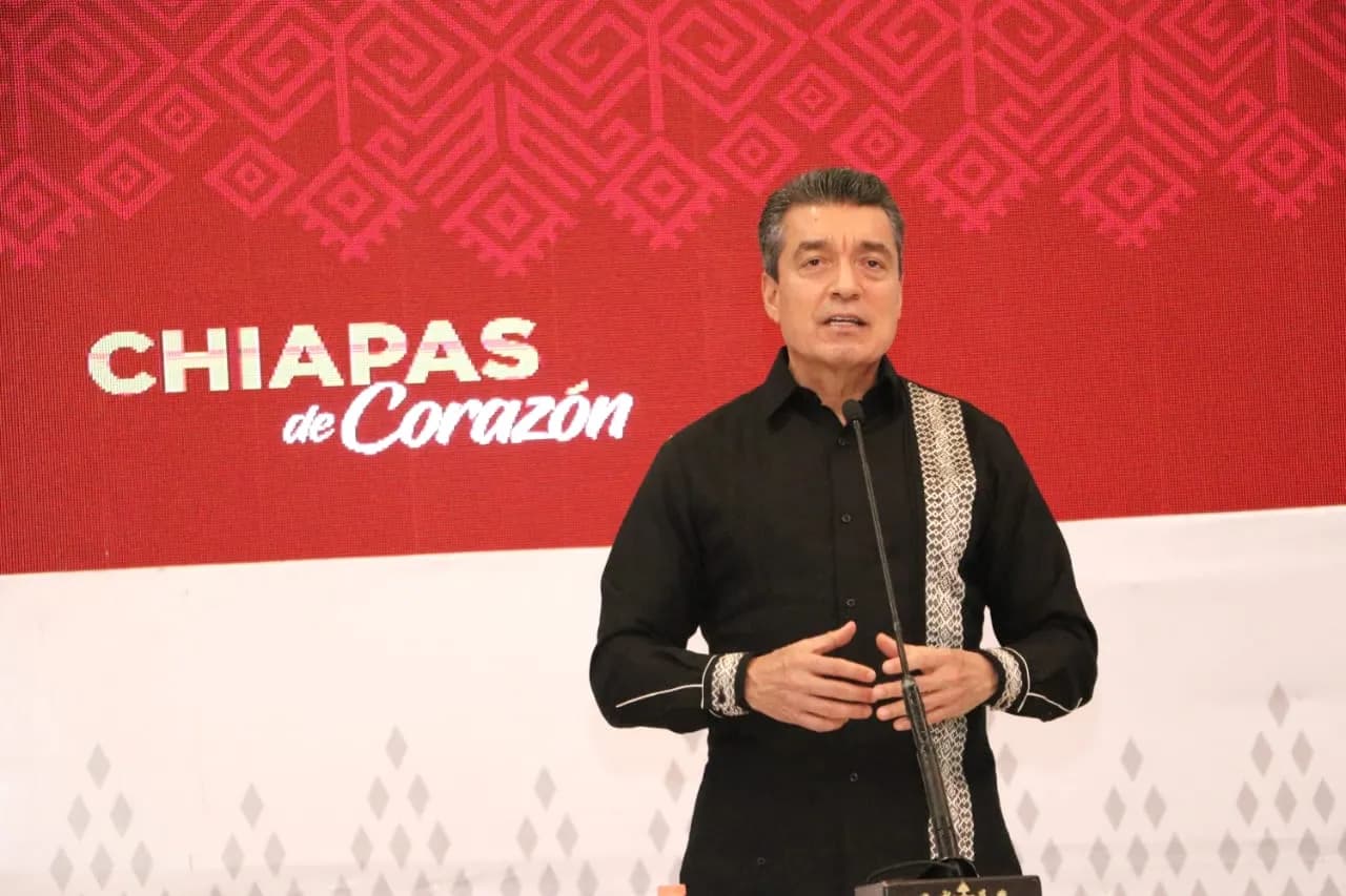 Llama Rutilio Escandón a colaboradores a seguir trabajando con responsabilidad en favor del bienestar del pueblo