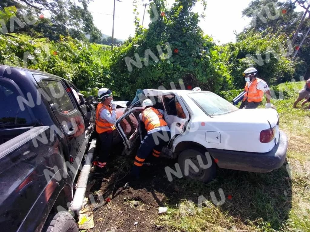 Dos heridos y una persona fallecida deja un accidente