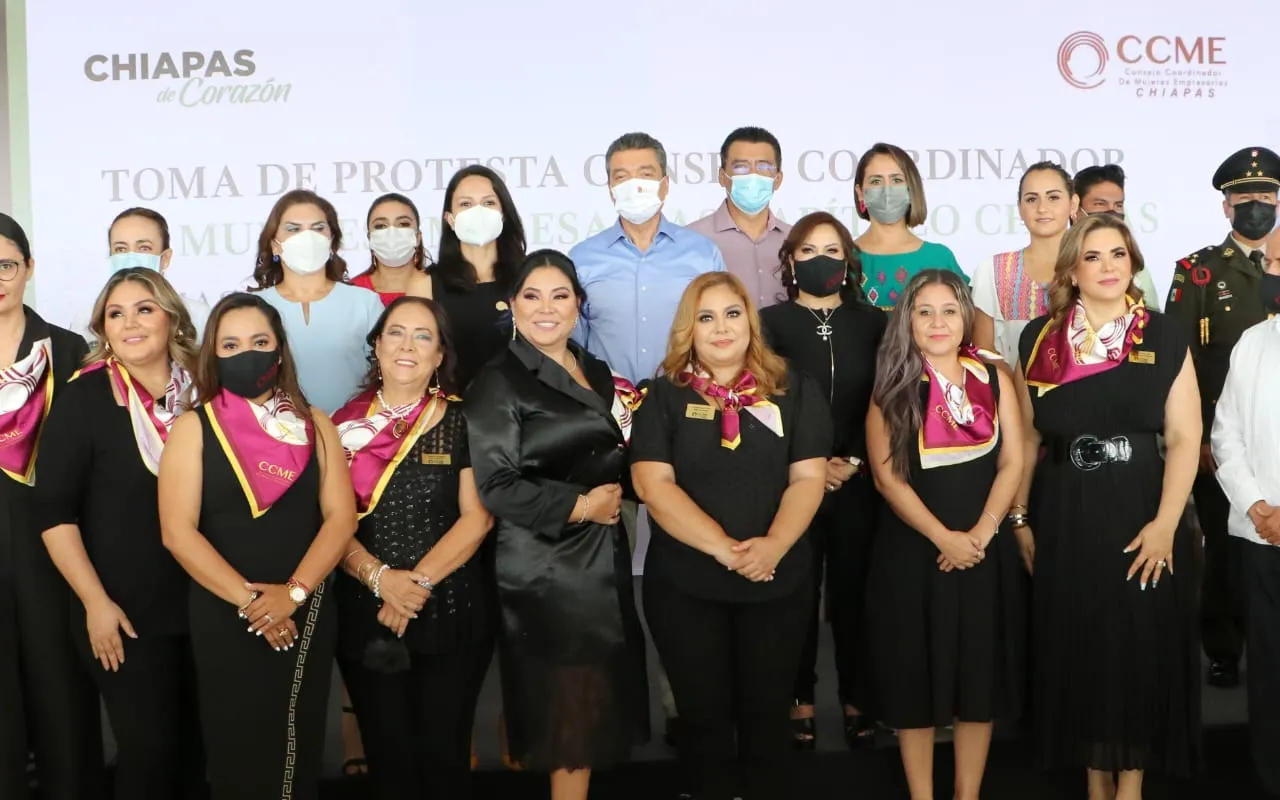 Asiste Rutilio Escandón a toma de protesta del Consejo Coordinador de Mujeres Empresarias, Capítulo Chiapas