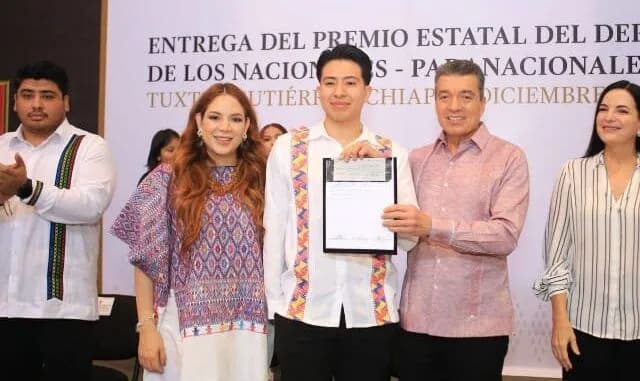 Rutilio Escandón felicita al chiapaneco Luis Mario Nájera por ganar medalla de plata en Juegos Paralímpicos de París
