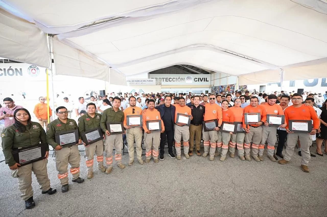 Eduardo Ramírez entrega ambulancias y llama a mantener la cooperación y solidaridad en Chiapas