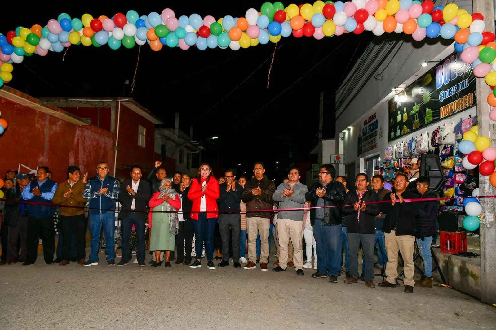 Inauguran nuevo alumbrado público en Nueva Palestina para fortalecer la seguridad y bienestar de los vecinos