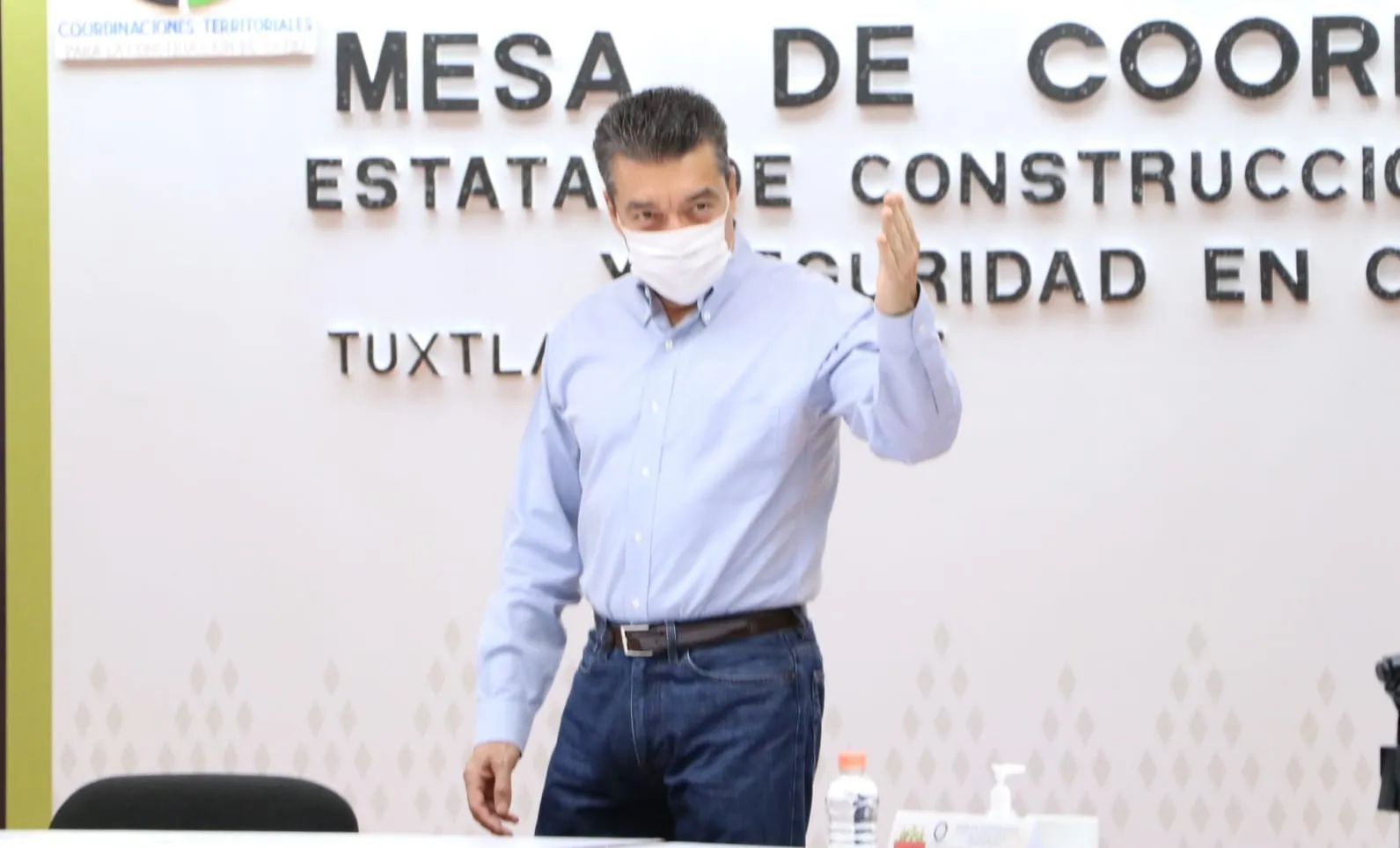 Rutilio Escandón pide a la población vacunarse contra el COVID-19 para proteger la salud y la vida