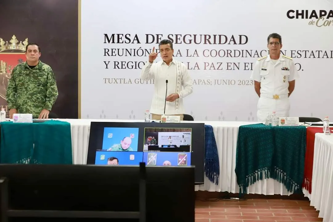 Rutilio Escandón felicita y envía un abrazo a las mujeres y los hombres marinos de México