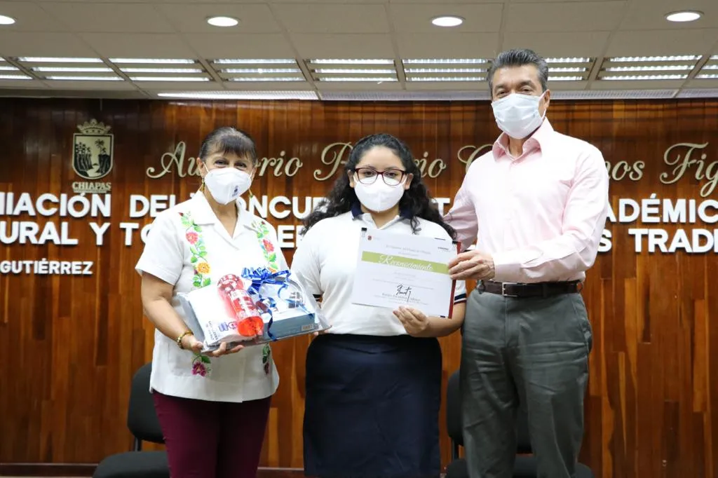 Reconocen esfuerzo de comunidad cobachense para continuar actividades pese a la pandemia
