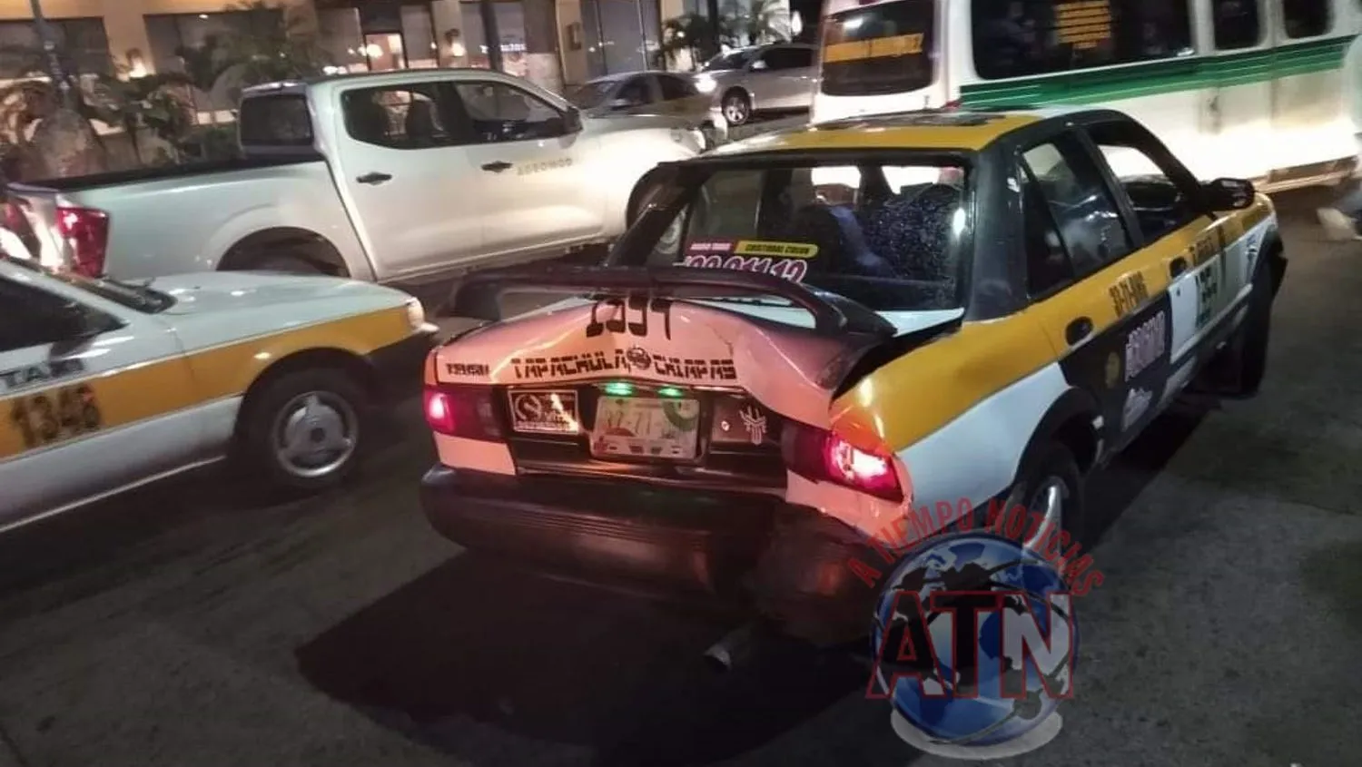 Conductor inventa intento de asalto tras chocar contra tres vehículos
