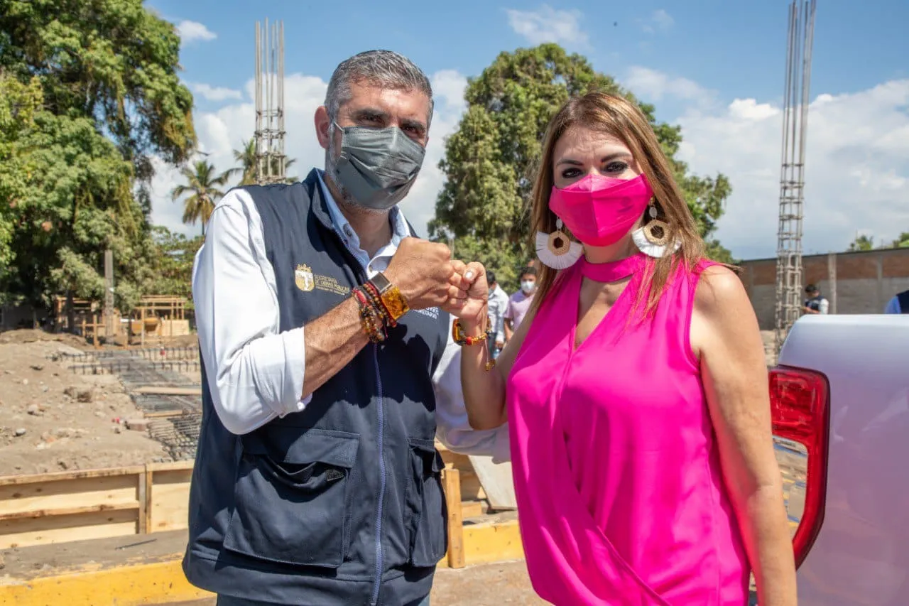 SUPERVISAN OBRAS DE PAVIMENTACIÓN HIDRÁULICA Y DE MERCADO EN TAPACHULA Y PUERTO MADERO