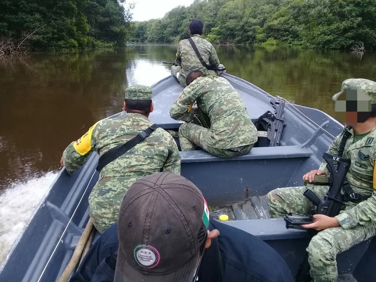 FGR Y SEDENA INHABILITAN PISTA CLANDESTINA Y ASEGURAN AERONAVE