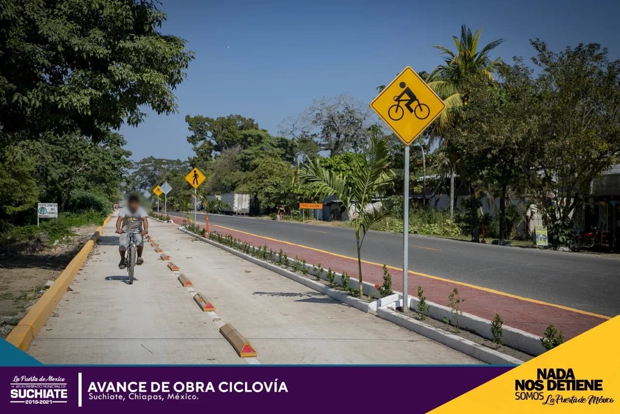 Gobierno Municipal de Suchiate inició el revestimiento del camino del ejido 15 de Abril