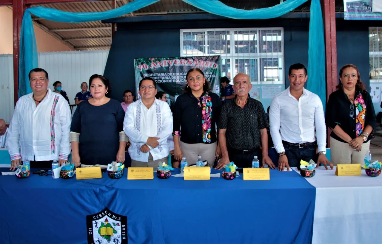 AUTORIDADES MUNICIPALES DE TAPACHULA, ASISTEN A FESTEJO DEL 70 ANIVERSARIO DEL CEBECH NO. 3 GABRIEL RAMOS MILLÁN