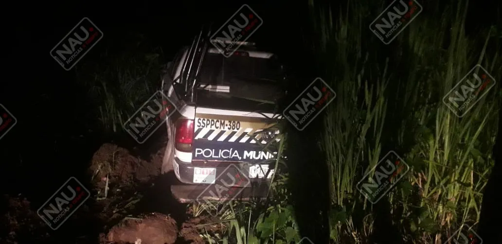 Patrulla fue chocada por alcance y el responsable se dio a la fuga