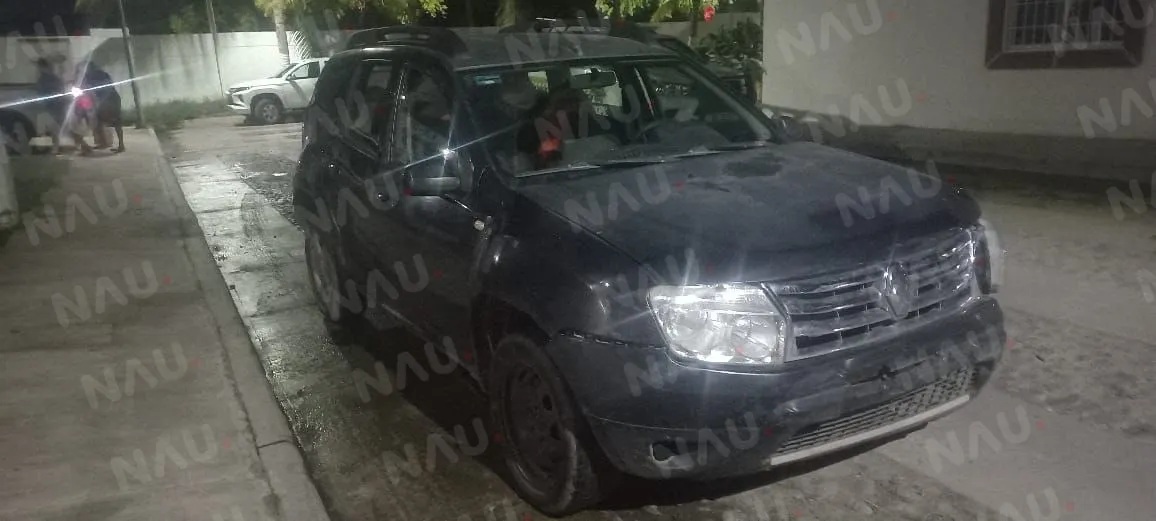 Vehículo Estacionado Afectado por Colisión en el Fraccionamiento El Palmar
