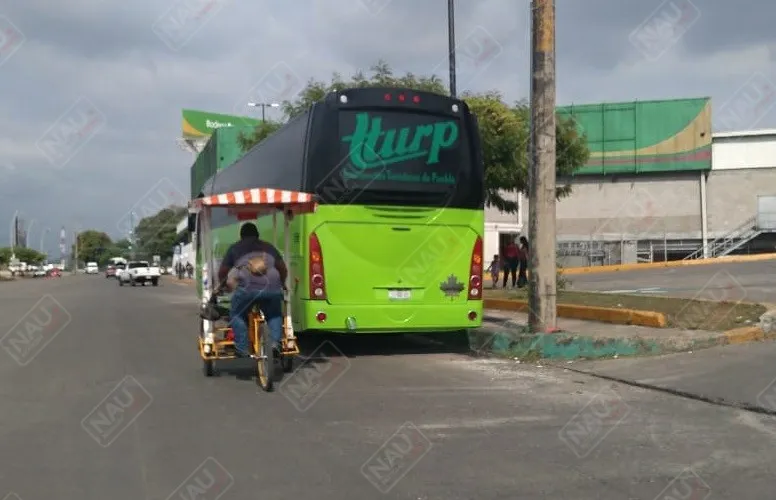 Tijuaneros habilitan como terminal el parque del Malecón ante omisión de autoridades