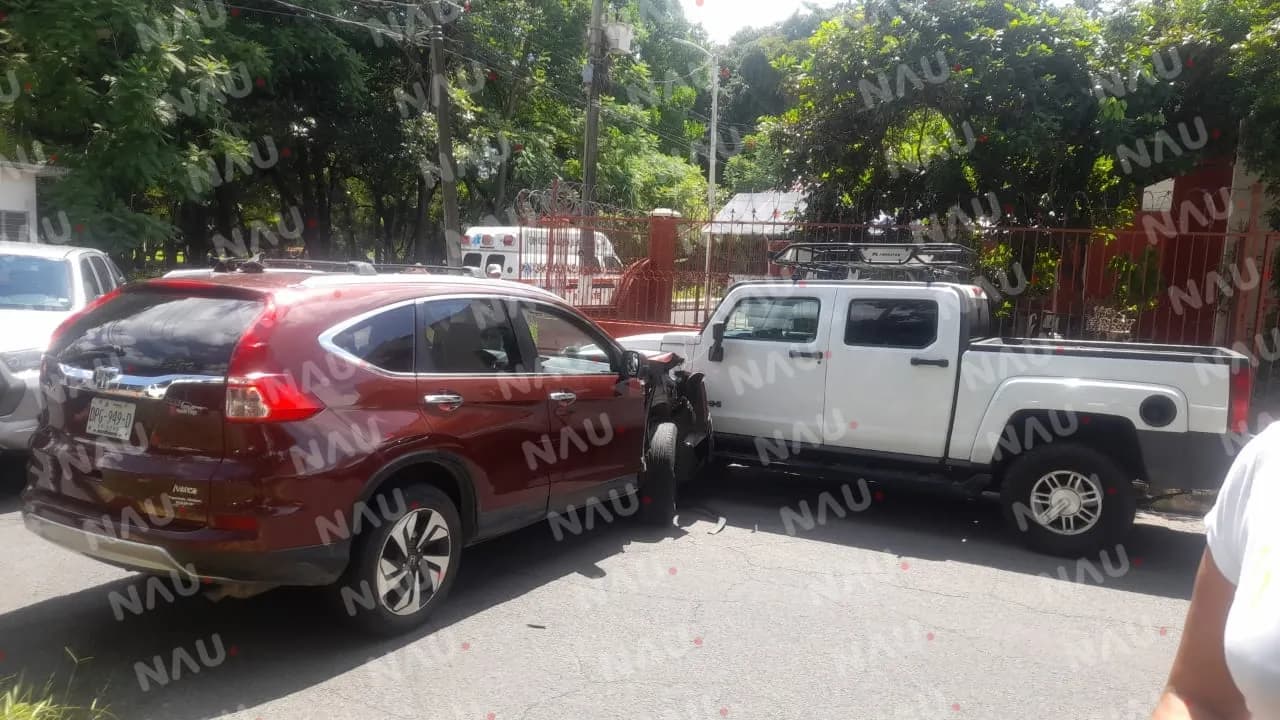 Choque deja daños