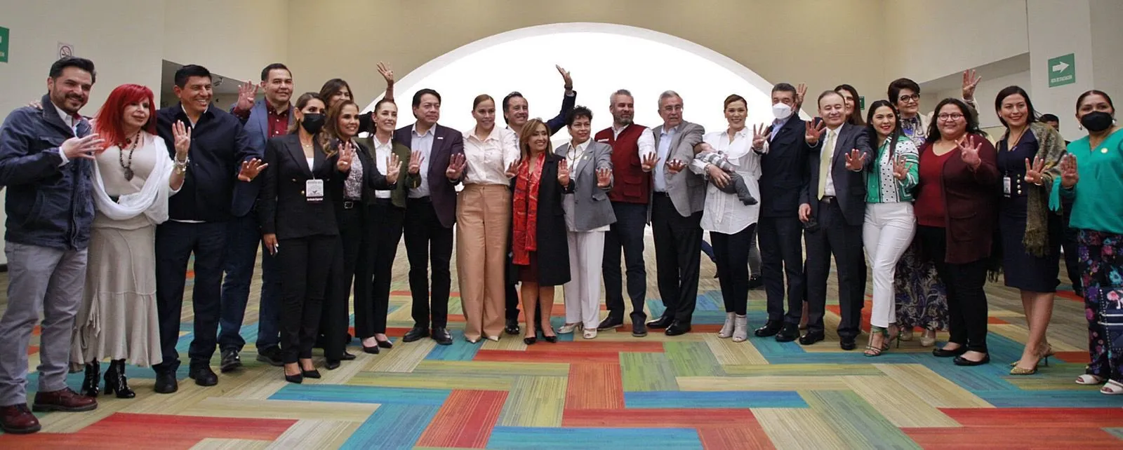 Asiste gobernador de Chiapas a Encuentro Municipalista