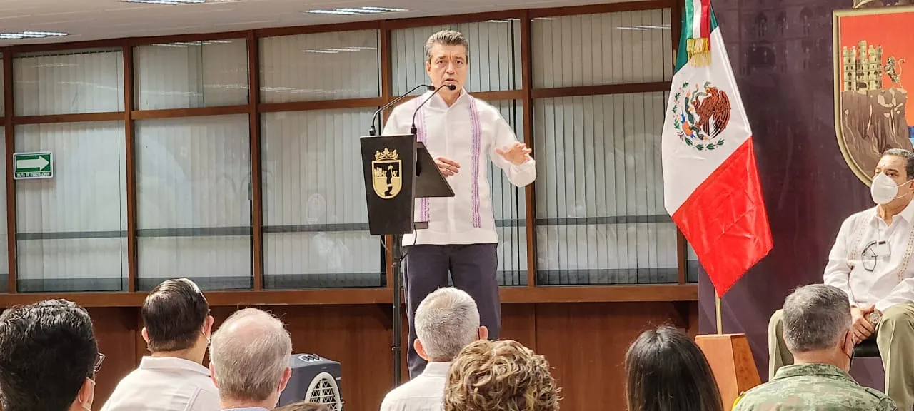 Gobernador asiste al Tercer Informe de Actividades del presidente de la CEDH
