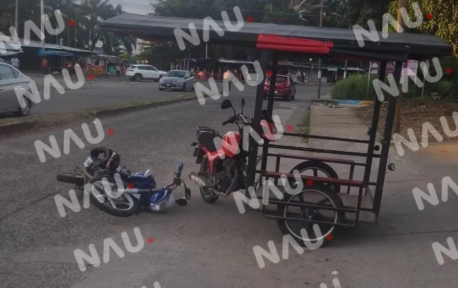 Motociclista chocaron en la entrada Adolfo Zamora