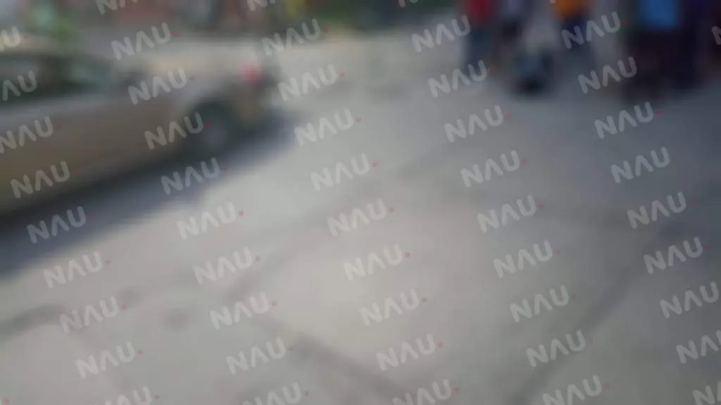 Dos lesionados al chocar una motocicleta y un vehículo en Mapastepec.