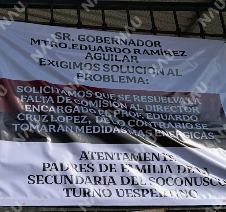 Padres de familia de la Secundaria del Soconusco protestan por falta de director y subdirector