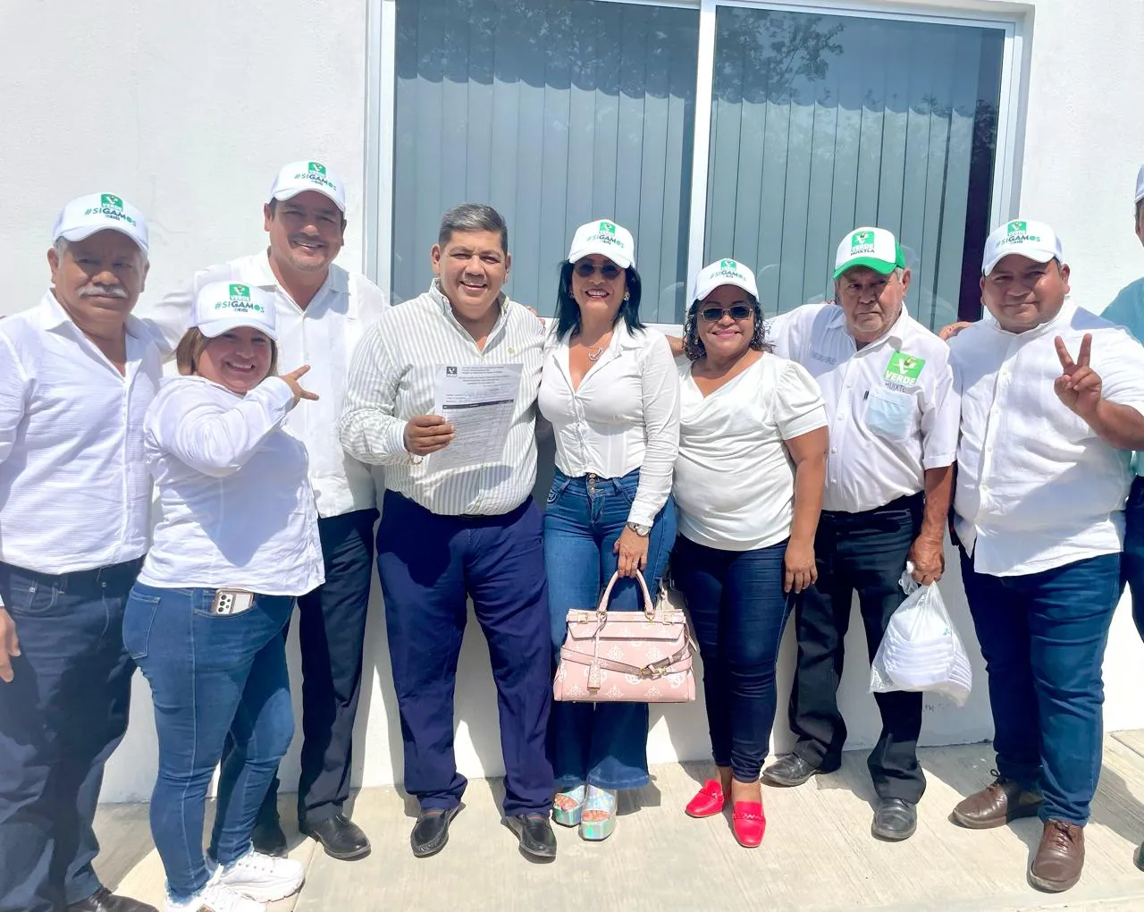 Oficialmente registrado como candidato único al partido verde ecologista de México, en Huixtla Chiapas