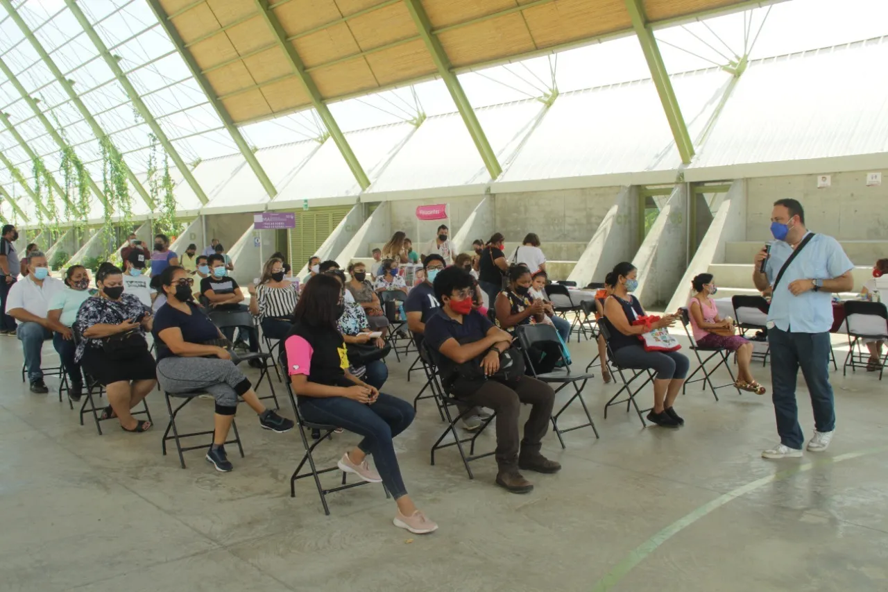 MUJERES DE TAPACHULA SE CAPACITAN CON TALLERES EN EL CEDECO ESTACIÓN FERROVIARIA