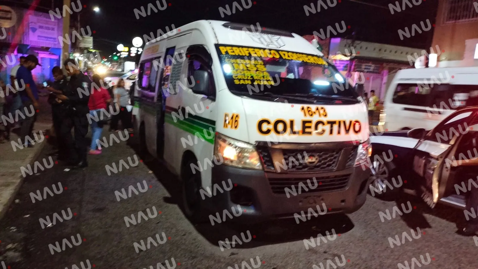 Motociclista lesionado al chocar contra una colectiva
