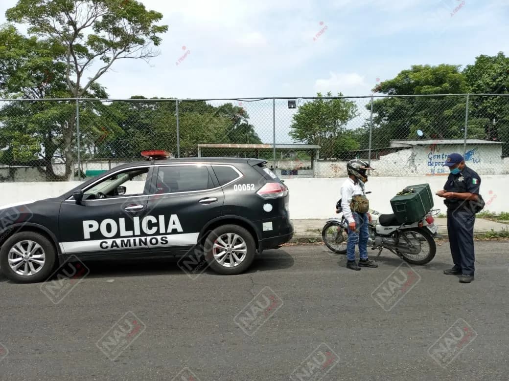 Taxista ayuda a presunto delincuente a robarse un celular