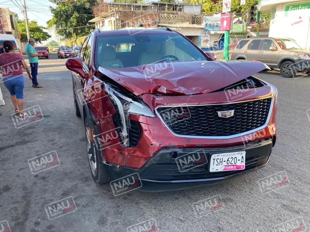 Lesionados y daños deja accidente