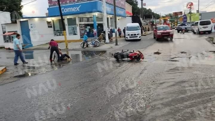Motociclista Lesionado al ser impactado por un vehículo