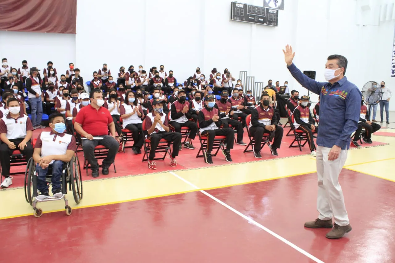 Rutilio Escandón abandera a la Delegación Chiapas que competirá en Juegos Nacionales Conade 2021