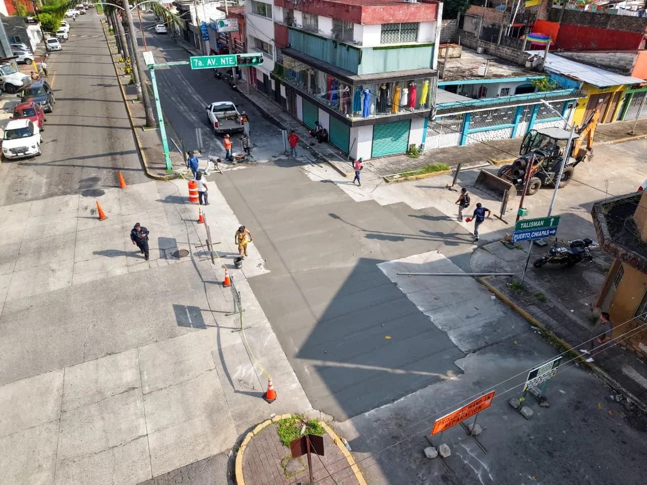Más de dos décadas pasaron para que se diera mantenimiento al crucero de la 7a. Norte y 17a. Oriente