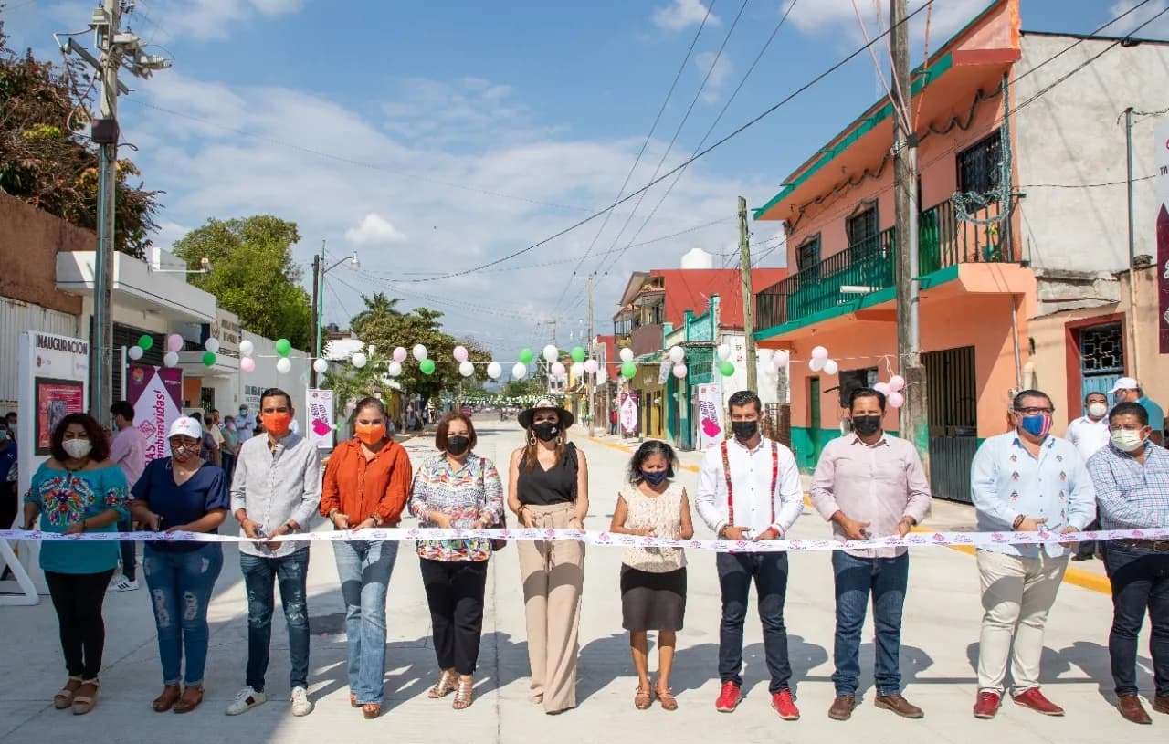 ROSY URBINA ENTREGA NUEVA OBRA EN LA COLONIA 5 DE FEBRERO