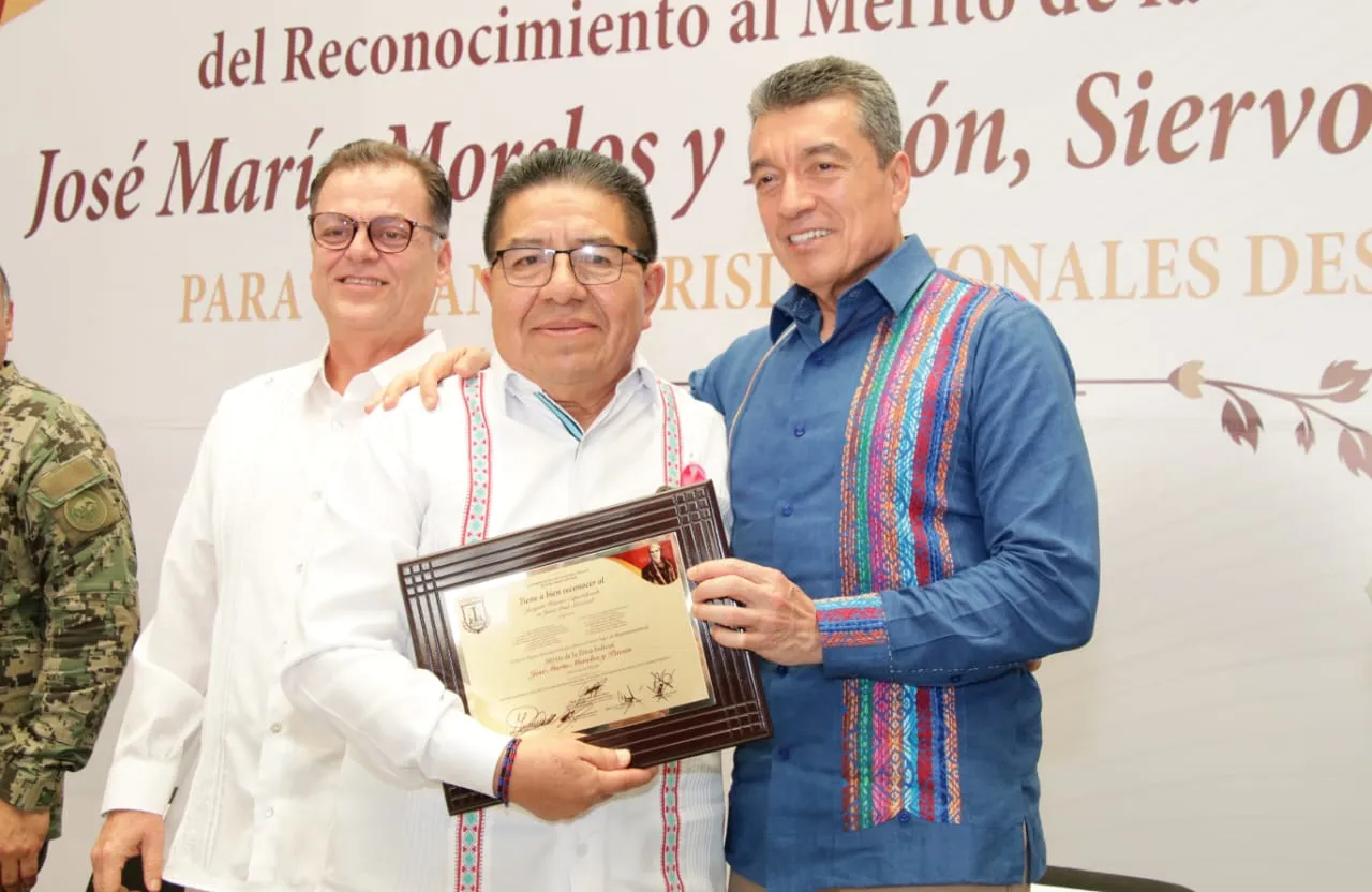 Entrega Rutilio Escandón reconocimiento al Mérito de la Ética Judicial, José María Morelos y Pavón, Siervo de la Nación 2024