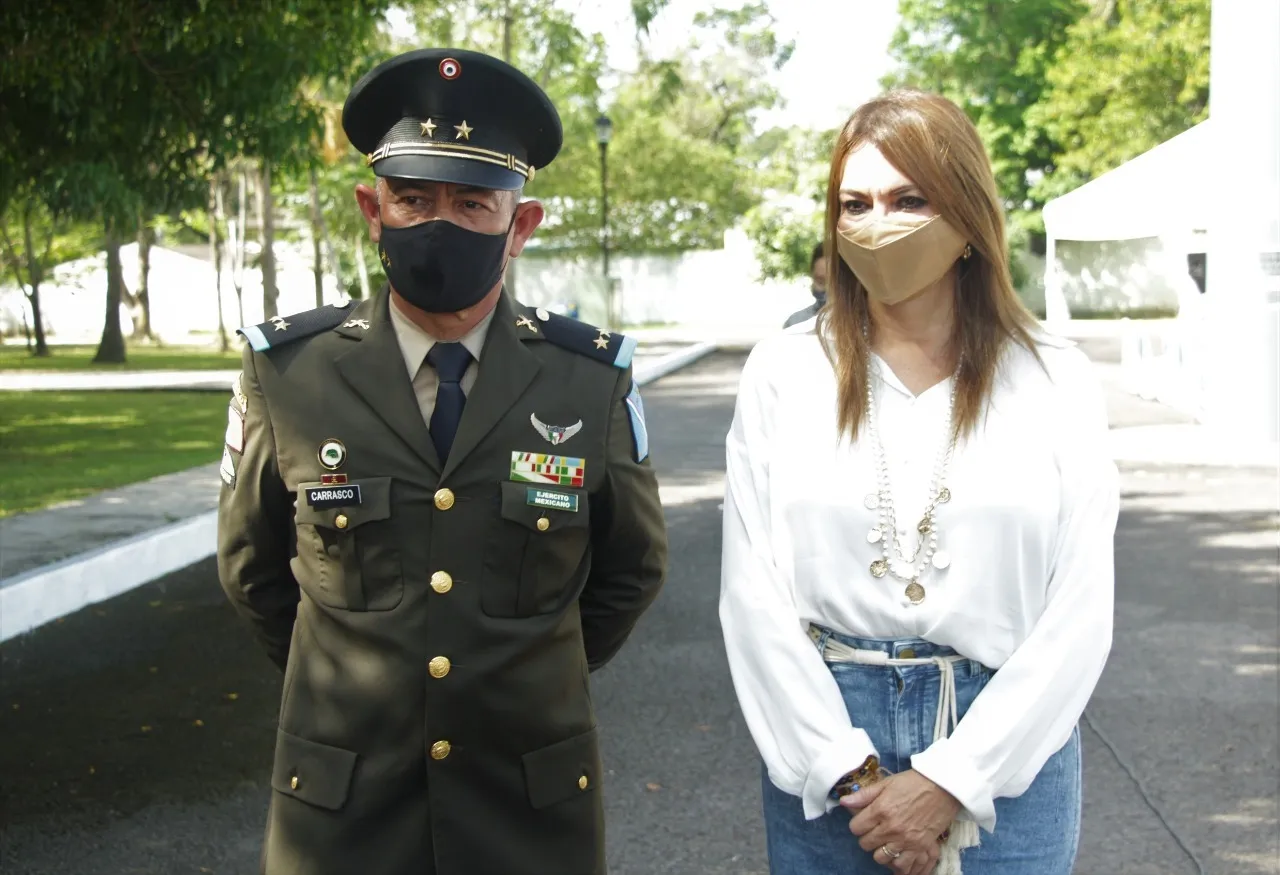 ATESTIGUA ROSY URBINA TOMA DE POSESIÓN DEL COMANDANTE DEL 4º REGIMIENTO DE CABALLERÍA MOTORIZADO
