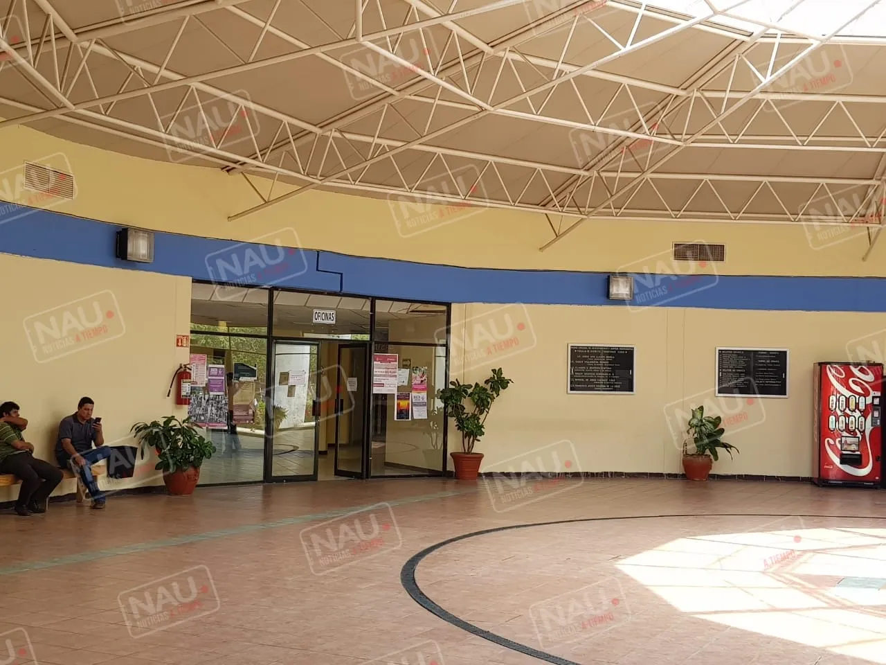 Roban vehículo en los Laureles la tarde del pasado lunes