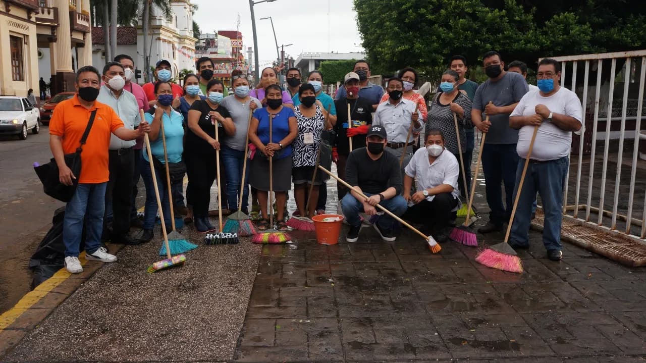 SE REALIZA SANITIZACIÓN Y LIMPIEZA DEL CENTRO DE TAPACHULA