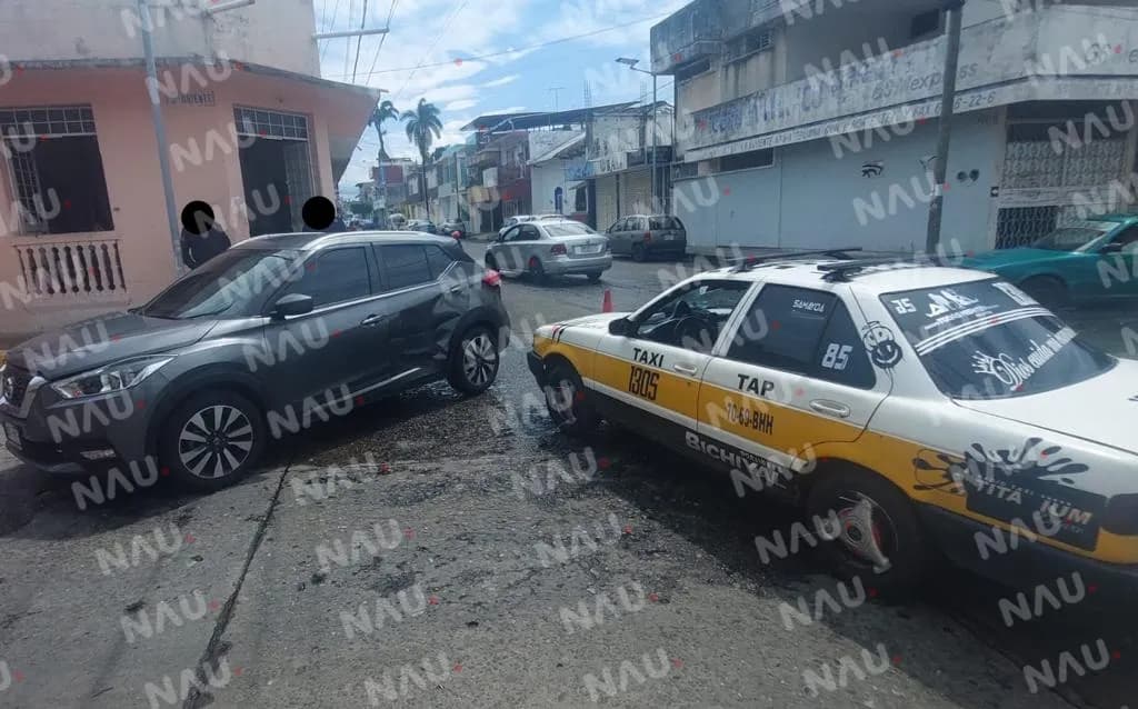 Choque deja daños materiales