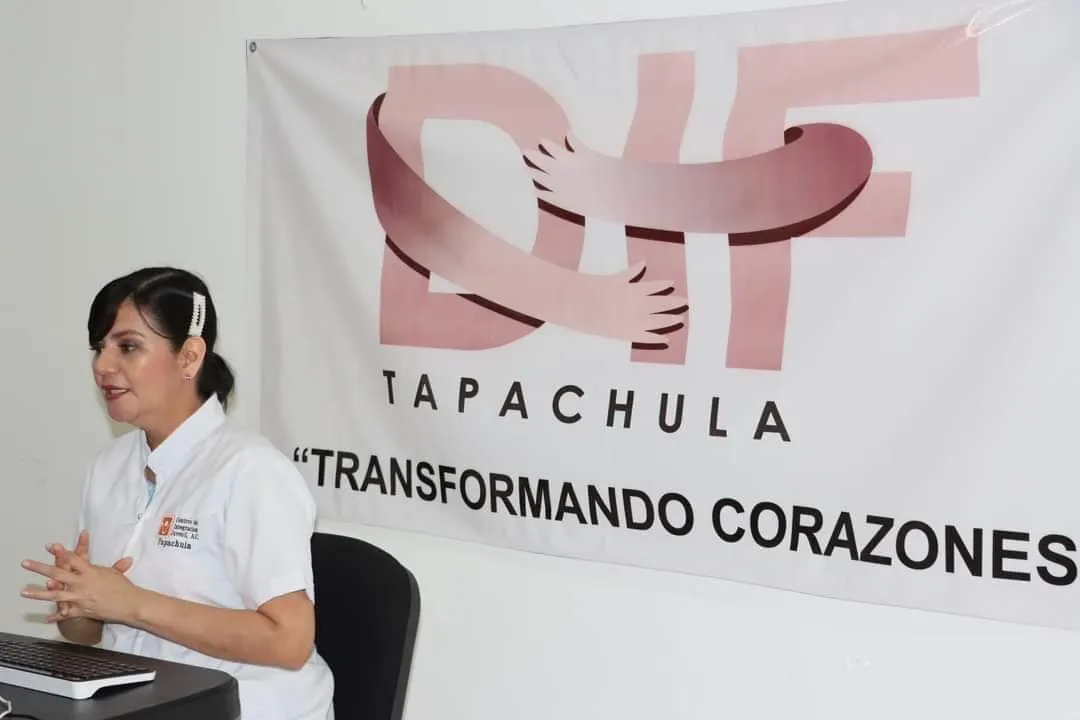 DIF TAPACHULA Y CIJ IMPARTEN CONFERENCIA PARA EVITAR LA VIOLENCIA CONTRA LAS MUJERES
