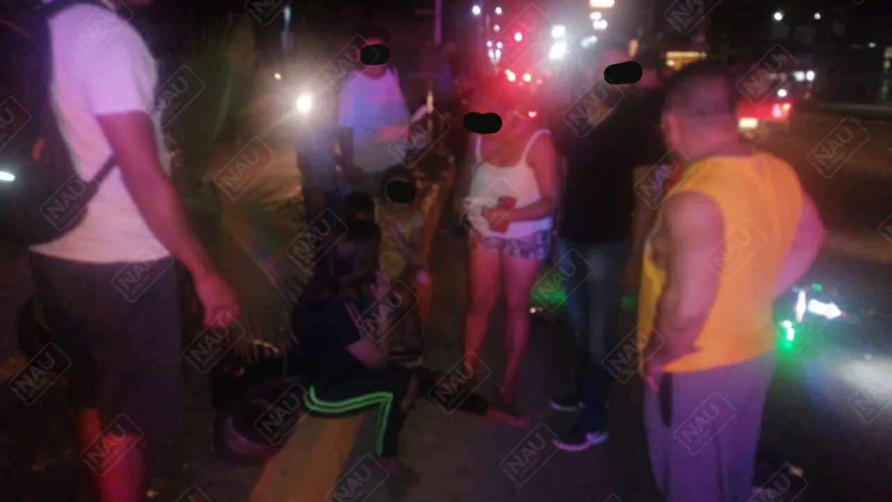 Tres lesionados al derrapar la motocicleta en que se desplazaban